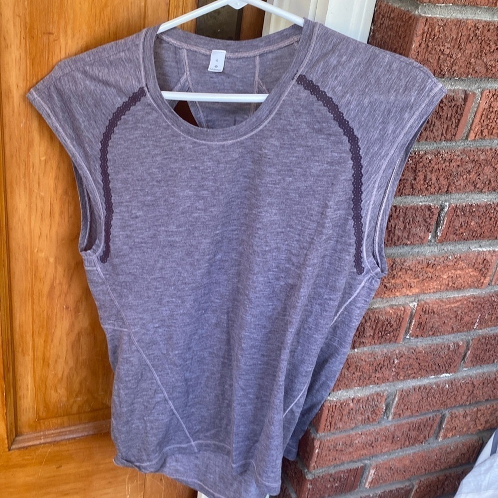 Lululemon top